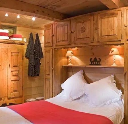 Les De Philippe Avec Jacuzzis Privatifs Hotel *