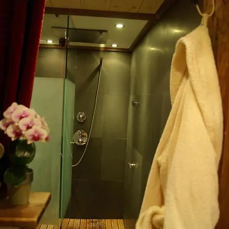 Hotel Les De Philippe Avec Jacuzzis Privatifs *