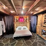 Les De Philippe Avec Jacuzzis Privatifs Otel 5*
