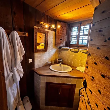 酒店 Les De Philippe Avec Jacuzzis Privatifs 5*