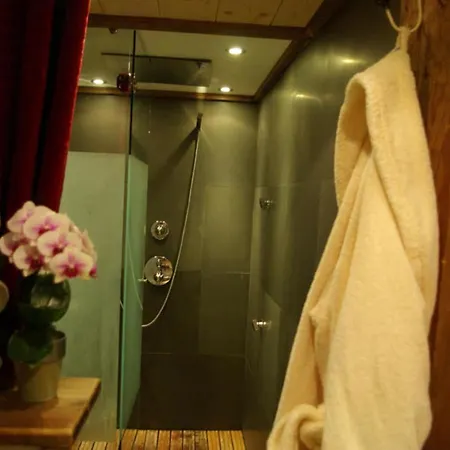 Hotel Les De Philippe Avec Jacuzzis Privatifs