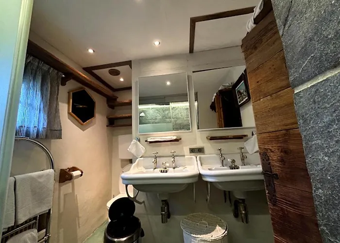 Les De Philippe Avec Jacuzzis Privatifs Отель Шамони