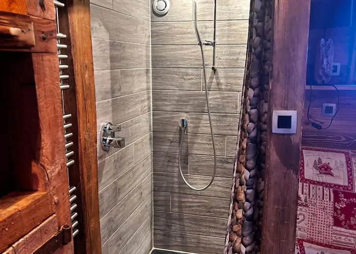 Отель Les De Philippe Avec Jacuzzis Privatifs