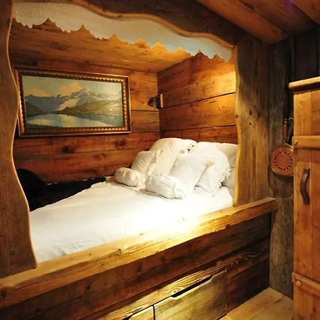 Les De Philippe Avec Jacuzzis Privatifs Otel *