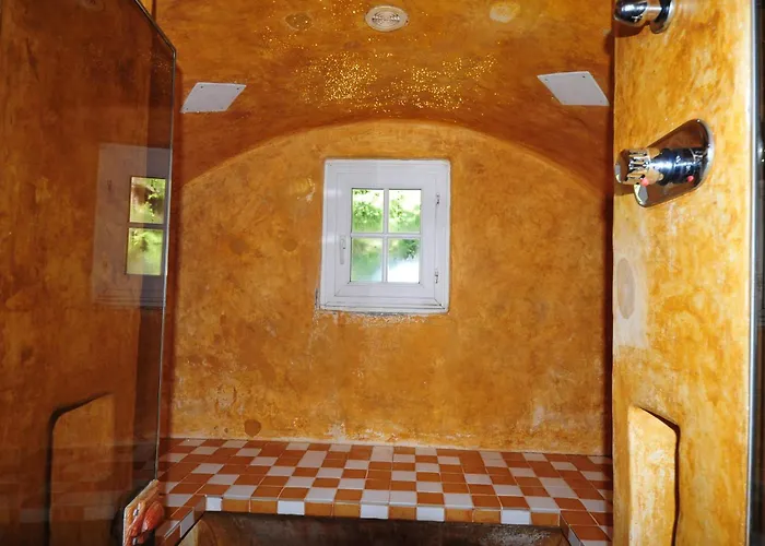 Les De Philippe Avec Jacuzzis Privatifs מלון